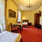 Dwor Stary Chotow 3* Kaliszki