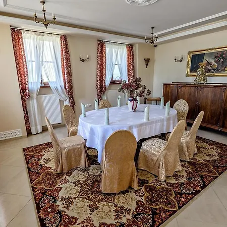 Hotel Dwor Stary Chotow