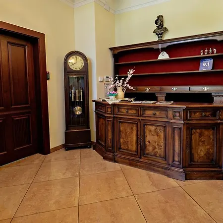 Dwor Stary Chotow 3* Kaliszki