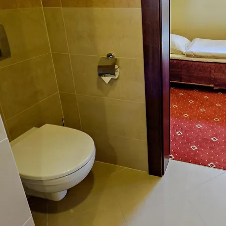 Szálloda Dwor Stary Chotow 3*