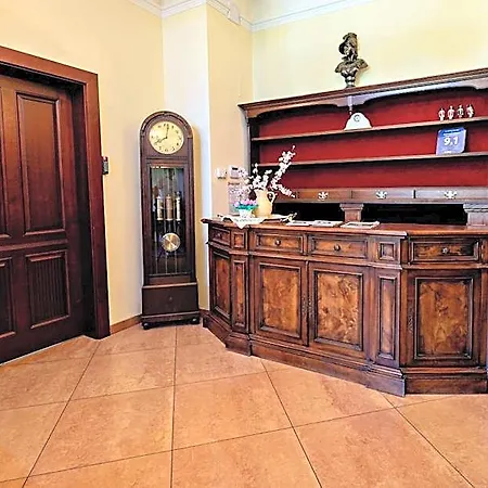 Dwor Stary Chotow 3* Каліш
