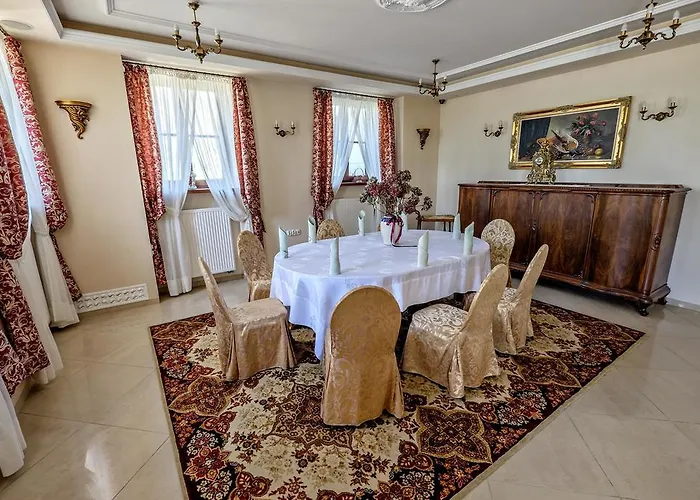 Hotel Dwor Stary Chotow