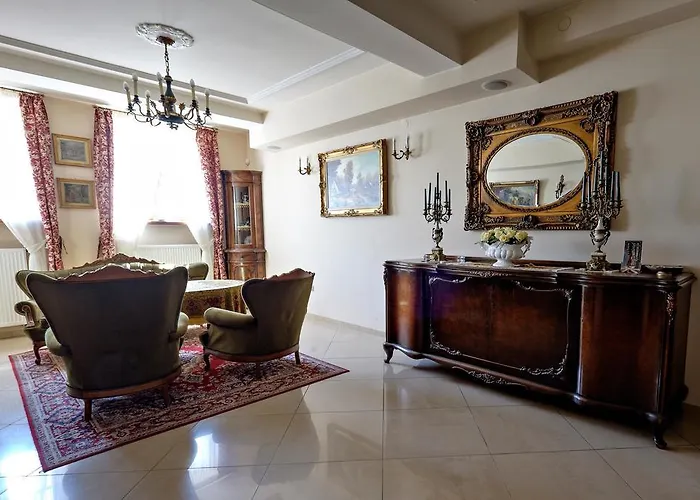 Dwor Stary Chotow מלון 3*